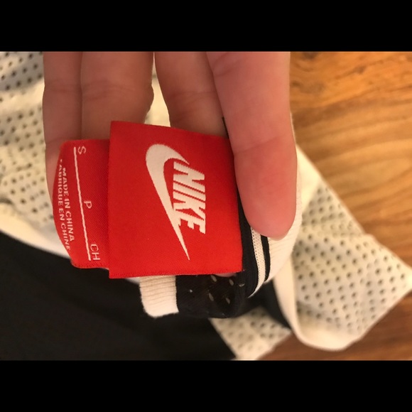 Nike tank- jersey material - Picture 3 of 3